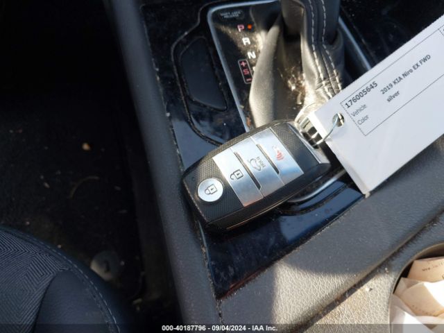 KNDCC3LC1K5340064 KIA NIRO EX