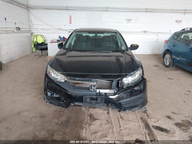 Honda CIVIC EX 2018 19XFC2F75JE000702 Image 11