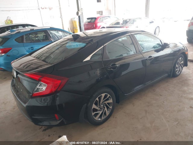 Honda CIVIC EX 2018 19XFC2F75JE000702 Image 4