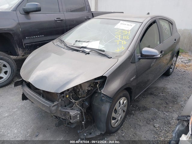 Toyota Prius C Two 2015 JTDKDTB37F1101187 Image 2