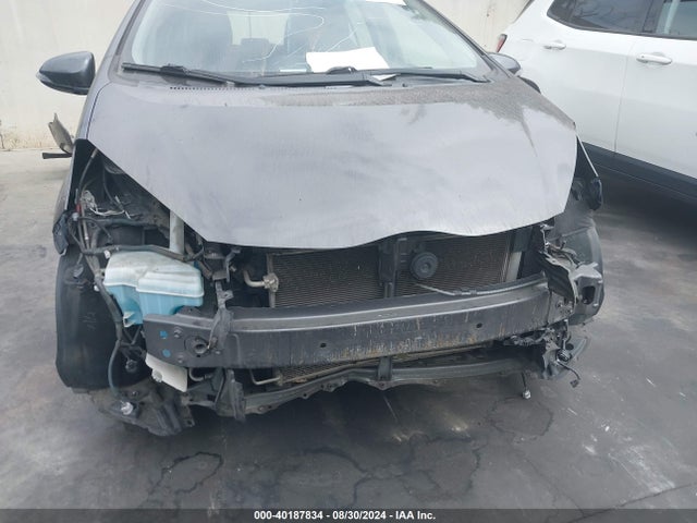 Toyota Prius C Two 2015 JTDKDTB37F1101187 Image 6