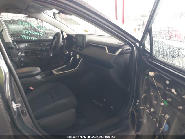 Toyota RAV4 LE 2019 2T3H1RFV3KW042121 Image 5