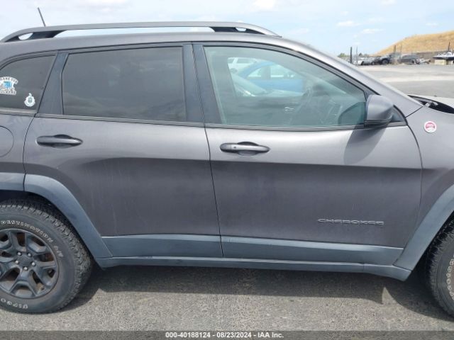 1C4PJMBXXKD227673 Jeep Cherokee Trailhawk 4x4