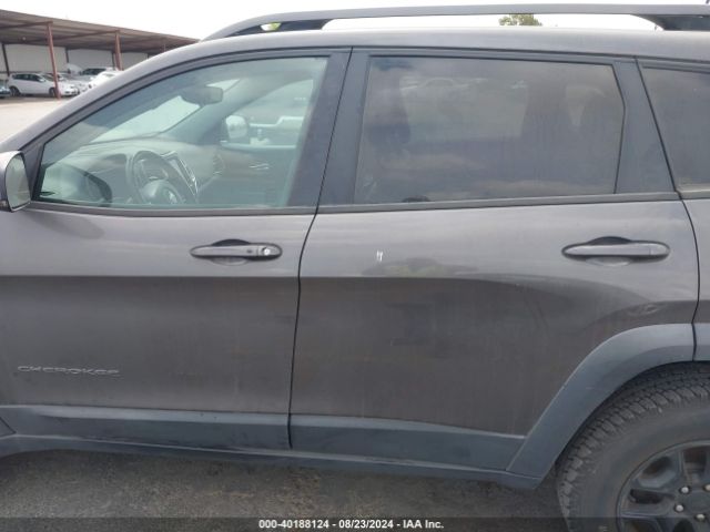 1C4PJMBXXKD227673 Jeep Cherokee Trailhawk 4x4