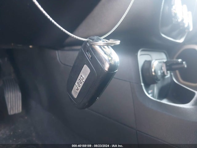 ZACCJBBB0HPF30589 Jeep Renegade Latitude 4x4