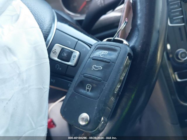 1VWBA7A37JC003465 Volkswagen Passat 2.0t Se