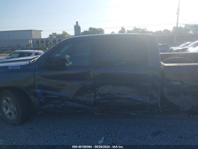 1C6SRFGT4KN640632 RAM 1500 Tradesman  4x4 5'7 Box