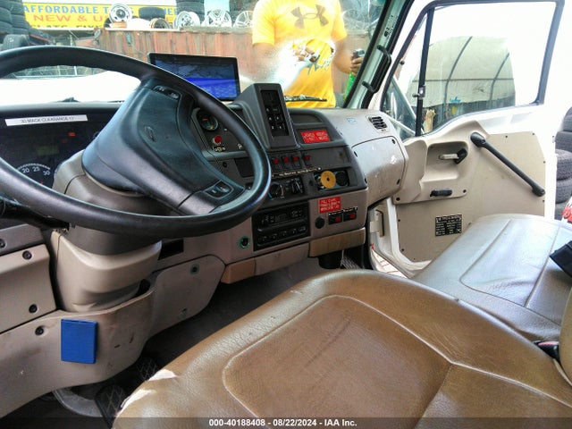 40188408 :رقم المزاد ، 2FZACGCS75AU23187 vin ، 2005 Sterling Truck Acterra مزاد بيع