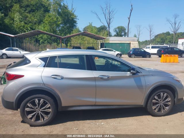 SJKCH5CR9JA060039 Infiniti Qx30 Luxury