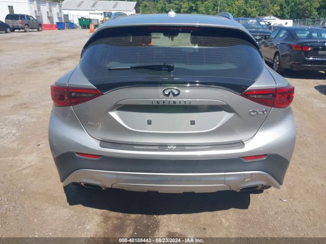 SJKCH5CR9JA060039 Infiniti Qx30 Luxury