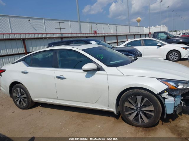 1N4BL4DW0NN403109 Nissan Altima Sv Intelligent Awd