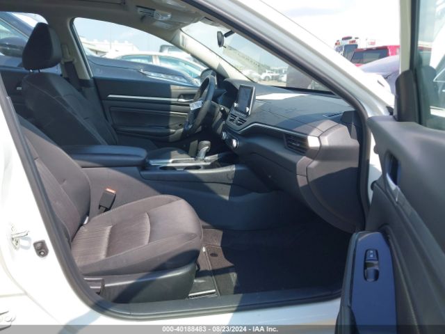 1N4BL4DW0NN403109 Nissan Altima Sv Intelligent Awd