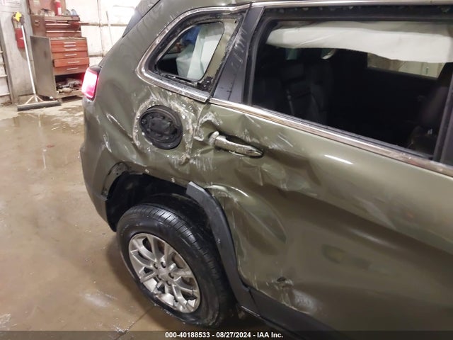 1C4PJMLBXKD212996 Jeep Cherokee Latitude Plus 4x4