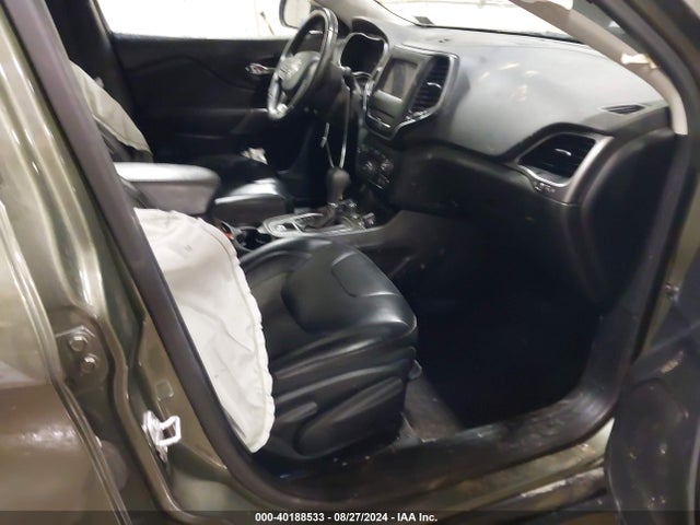 1C4PJMLBXKD212996 Jeep Cherokee Latitude Plus 4x4