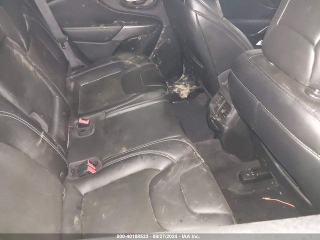 1C4PJMLBXKD212996 Jeep Cherokee Latitude Plus 4x4