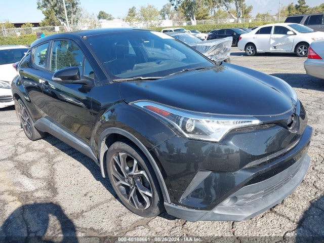 Toyota C-HR XLE 2018 NMTKHMBX2JR054562 main image