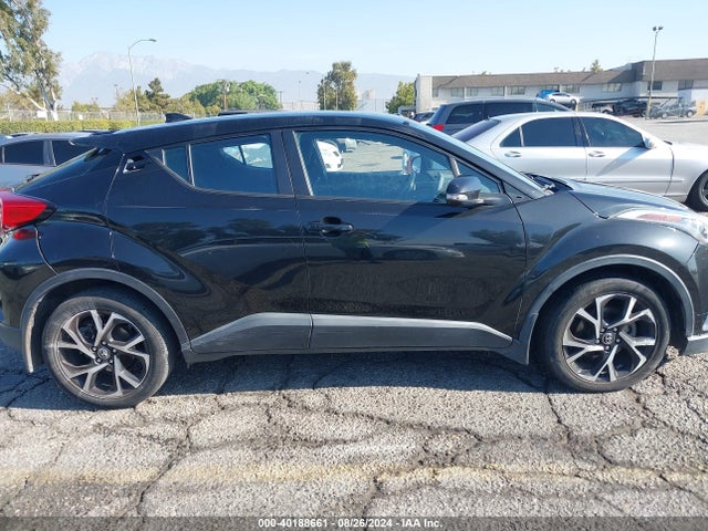 Toyota C-HR XLE 2018 NMTKHMBX2JR054562 Image 13