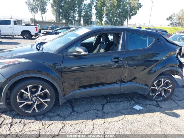 Toyota C-HR XLE 2018 NMTKHMBX2JR054562 Image 14