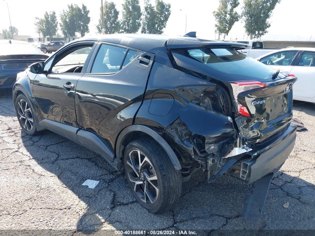 Toyota C-HR XLE 2018 NMTKHMBX2JR054562 Image 3