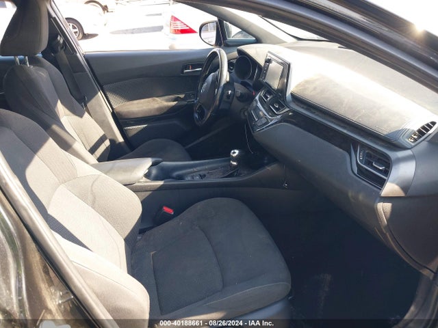 Toyota C-HR XLE 2018 NMTKHMBX2JR054562 Image 5