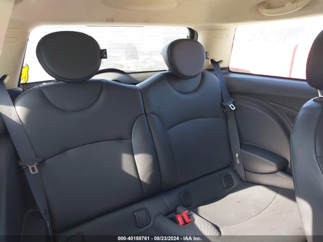 2011 MINI COOPER WMWSU3C59BTX96672 Photo 7