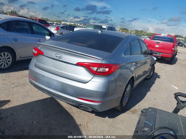 Hyundai SONATA SE 2015 5NPE24AF7FH018386 Image 4