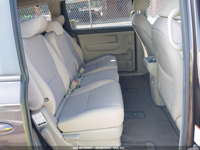 KIA SEDONA LX 2016 KNDMB5C14G6204496 Image 8
