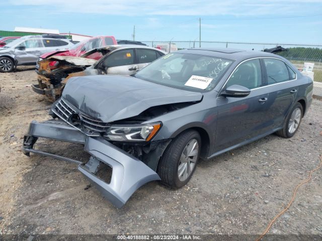 1VWBA7A31JC040883 Volkswagen Passat 2.0t Se