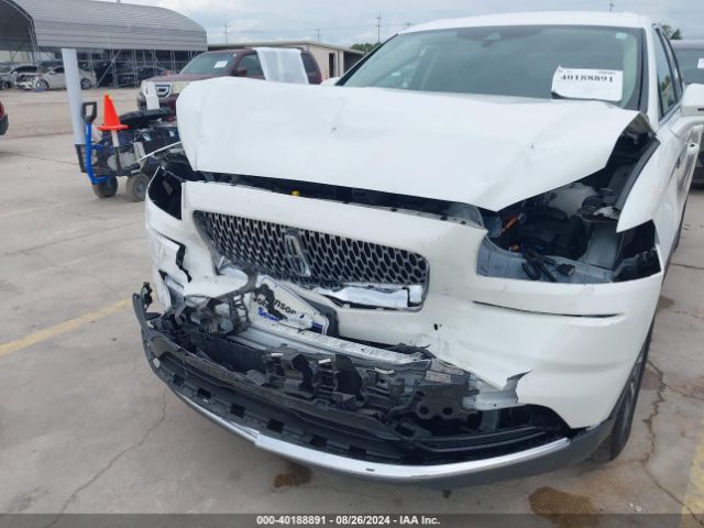 2LMPJ6J9XMBL03531 Lincoln Nautilus Standard