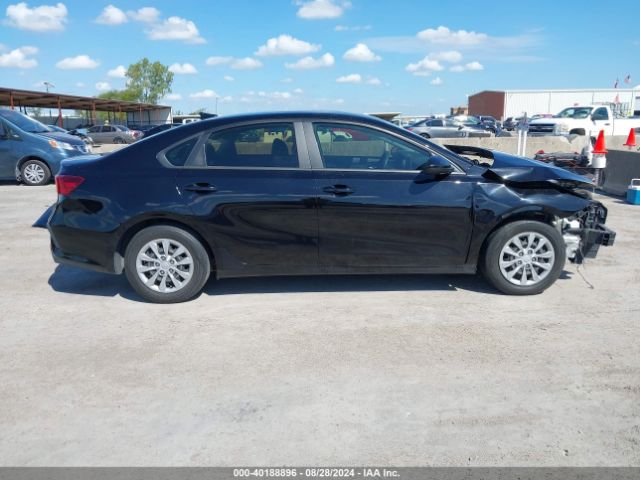 3KPF24AD1ME301225 KIA FORTE FE