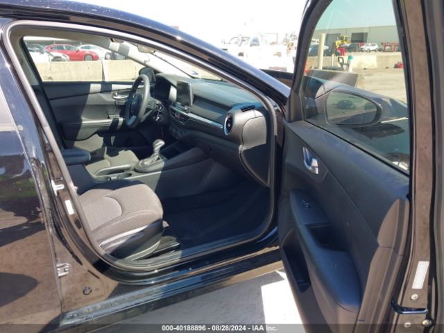 3KPF24AD1ME301225 KIA FORTE FE