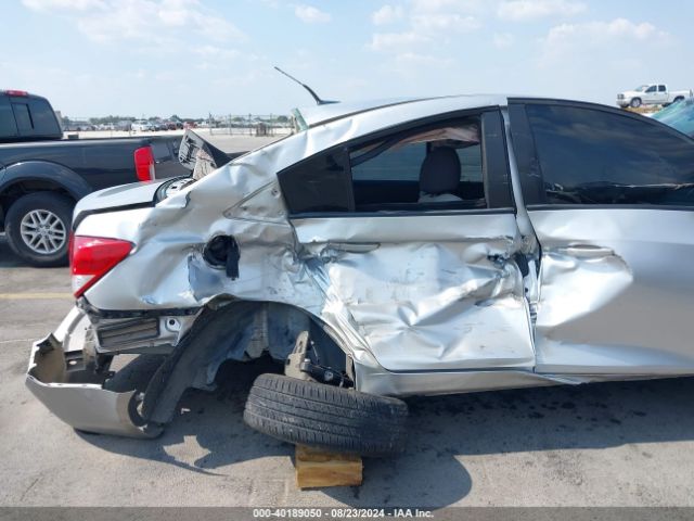 1G1PA5SH7E7474563 Chevrolet Cruze Ls Auto