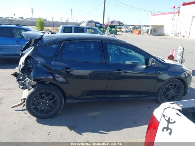 Ford FOCUS SE 2015 1FADP3K29FL326826 Image 13
