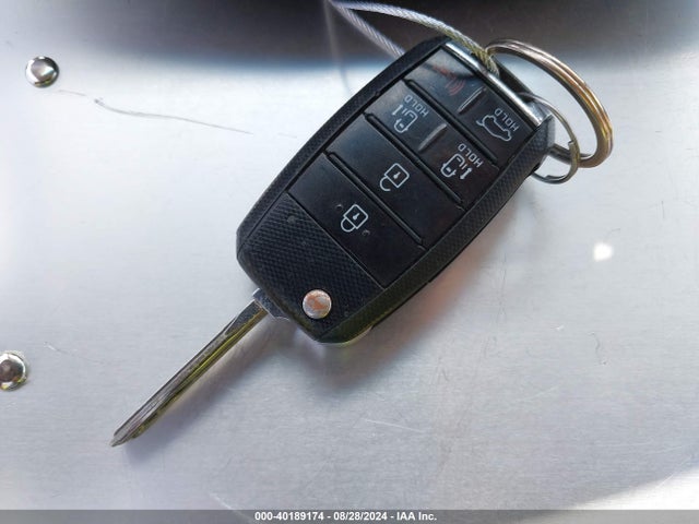 KIA SEDONA LX 2016 KNDMB5C19G6111022 Image 11