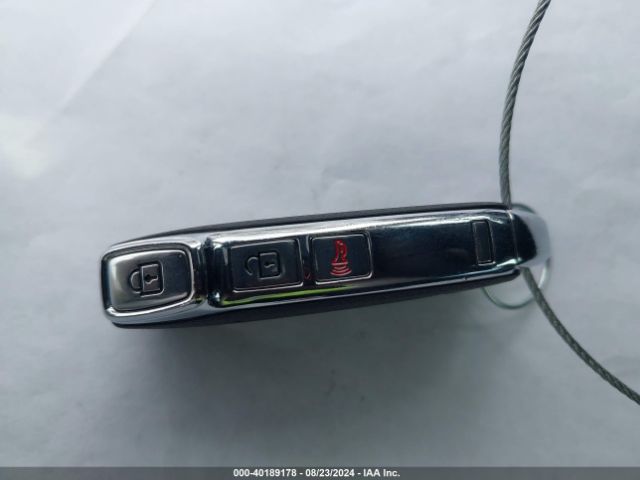 KNDEU2AA5R7631330 KIA SELTOS S