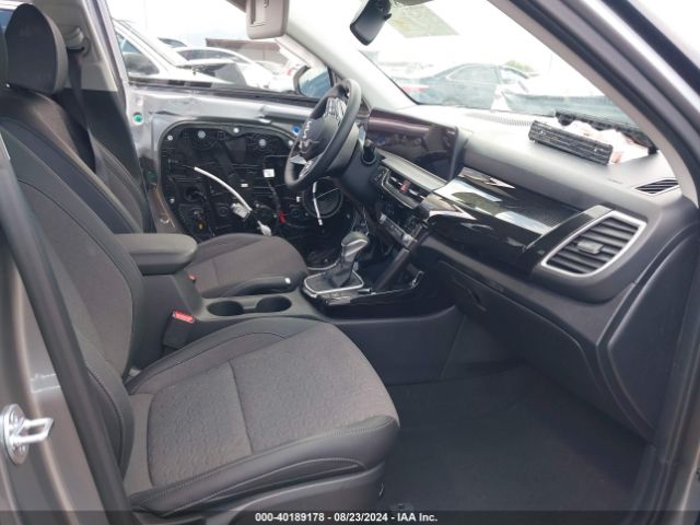 KNDEU2AA5R7631330 KIA SELTOS S