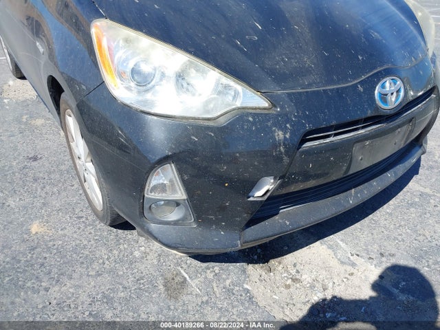Toyota Prius C Four 2014 JTDKDTB35E1072660 Image 6