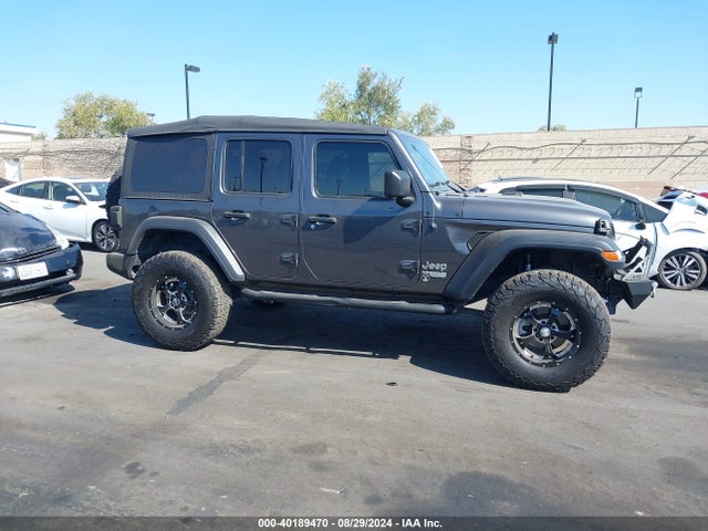 1C4HJXDN9JW316509 Jeep Wrangler Unlimited Sport S 4x4