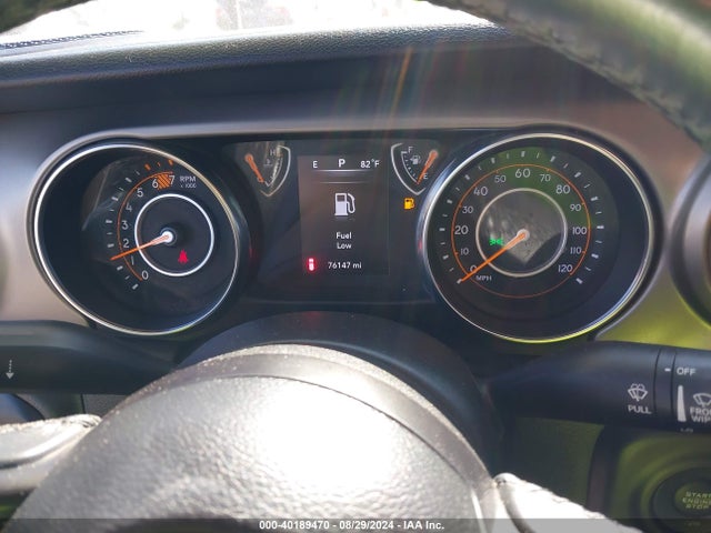 1C4HJXDN9JW316509 Jeep Wrangler Unlimited Sport S 4x4