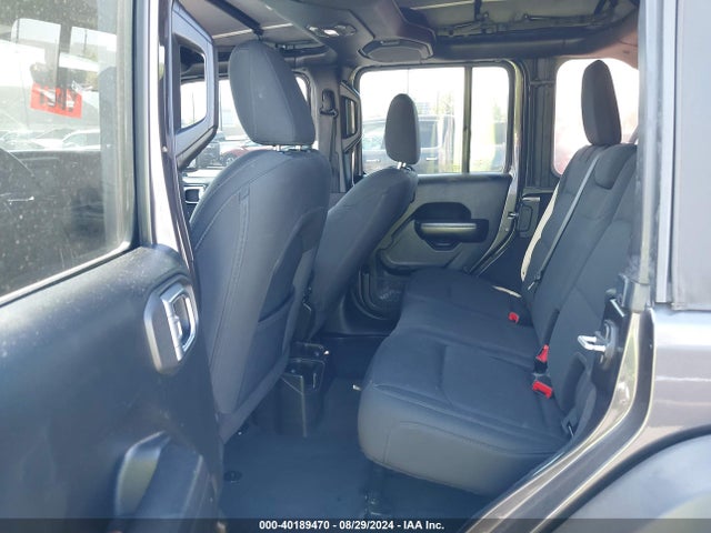 1C4HJXDN9JW316509 Jeep Wrangler Unlimited Sport S 4x4