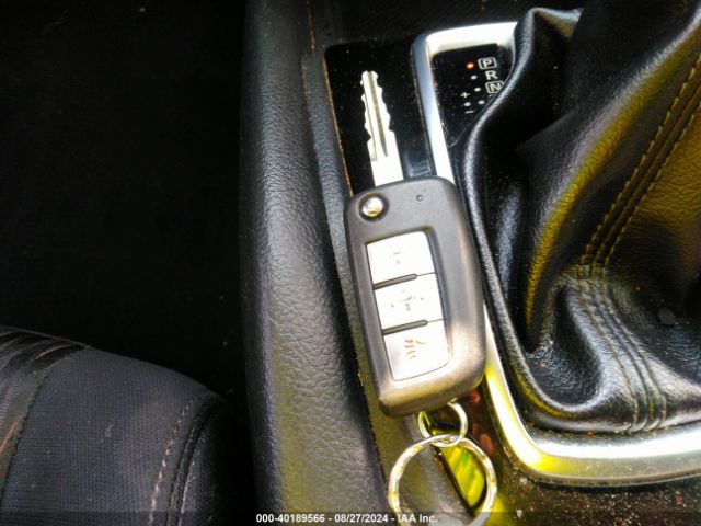 KNMAT2MV0HP562870 Nissan Rogue S/sl/sv