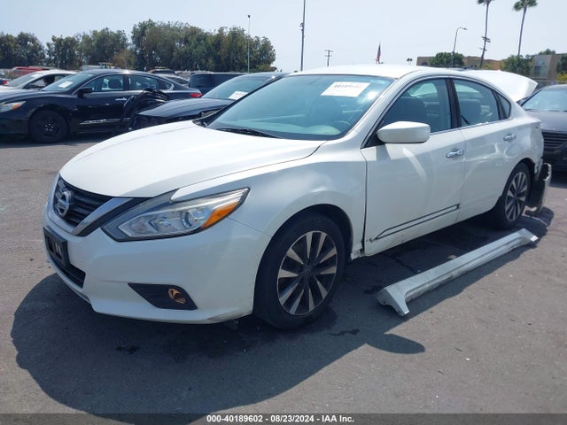 Nissan Altima 2.5 Sv 2017 1N4AL3AP6HC150607 Image 2