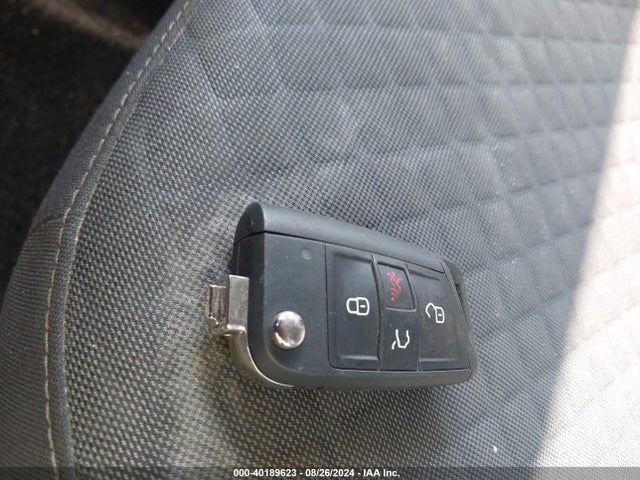3VV0B7AX1KM051443 Volkswagen Tiguan 2.0t S