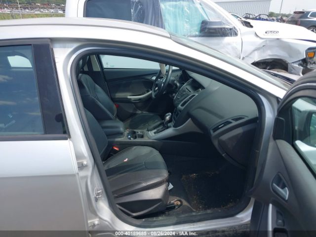 1FADP3F28EL354447 Ford FOCUS SE