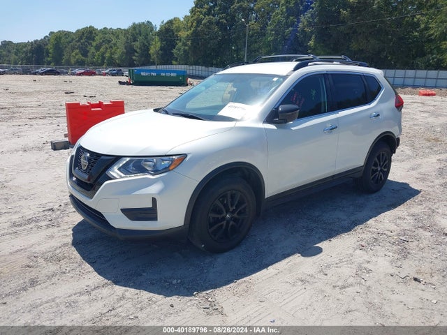 Nissan ROGUE SV 2018 5N1AT2MV8JC726570 Image 2