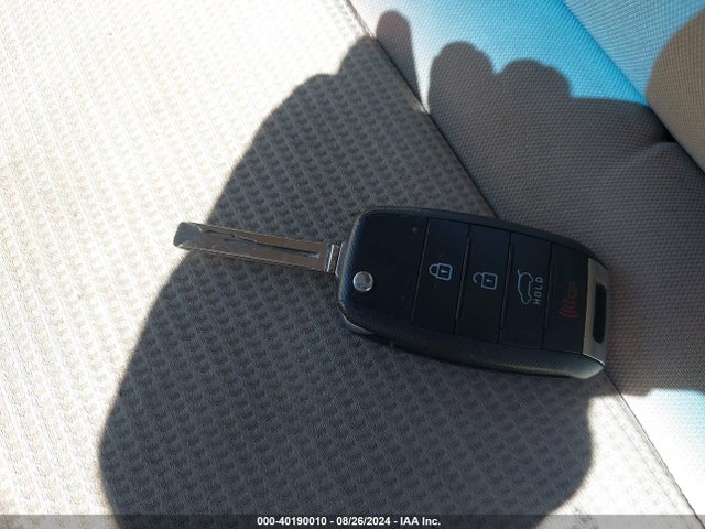 KIA Sorento Lx V6 2015 5XYKTDA72FG605837 Image 11