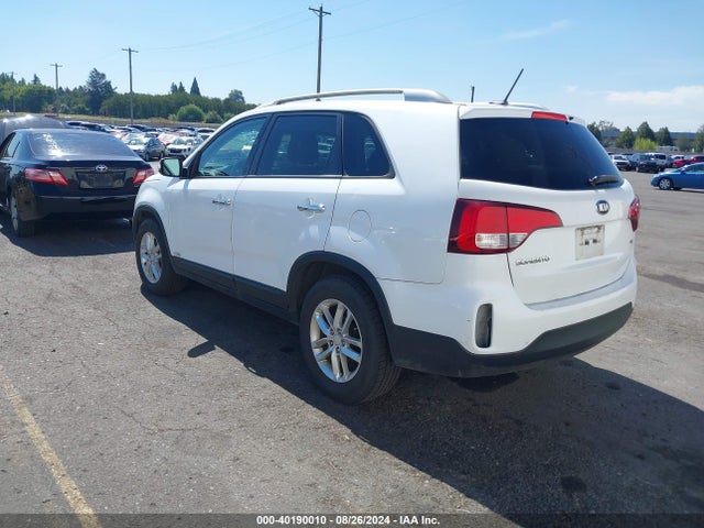 KIA Sorento Lx V6 2015 5XYKTDA72FG605837 Image 3