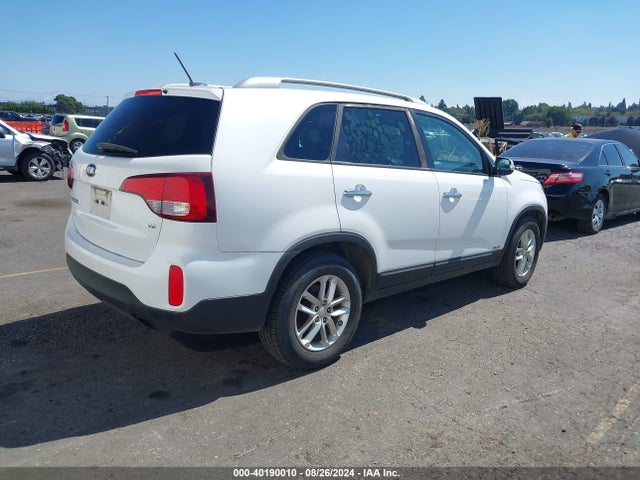 KIA Sorento Lx V6 2015 5XYKTDA72FG605837 Image 4