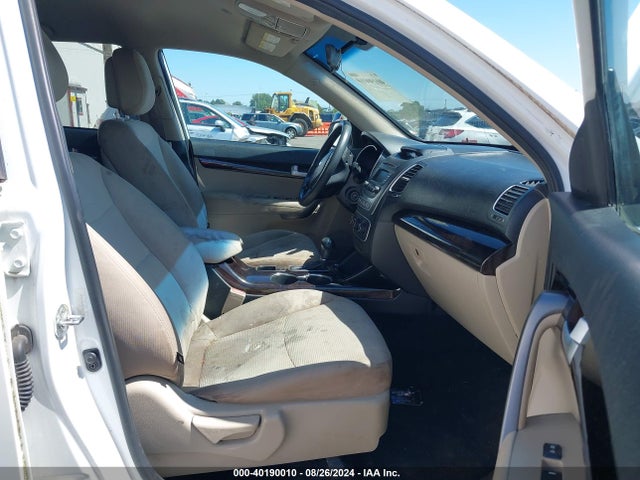 KIA Sorento Lx V6 2015 5XYKTDA72FG605837 Image 5