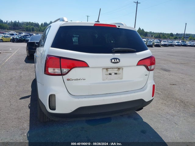 KIA Sorento Lx V6 2015 5XYKTDA72FG605837 Image 6